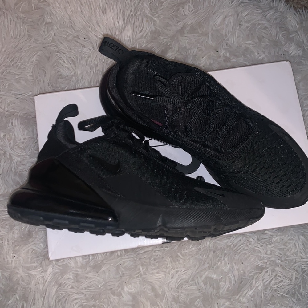Nike AirMax 27C Size 8.5